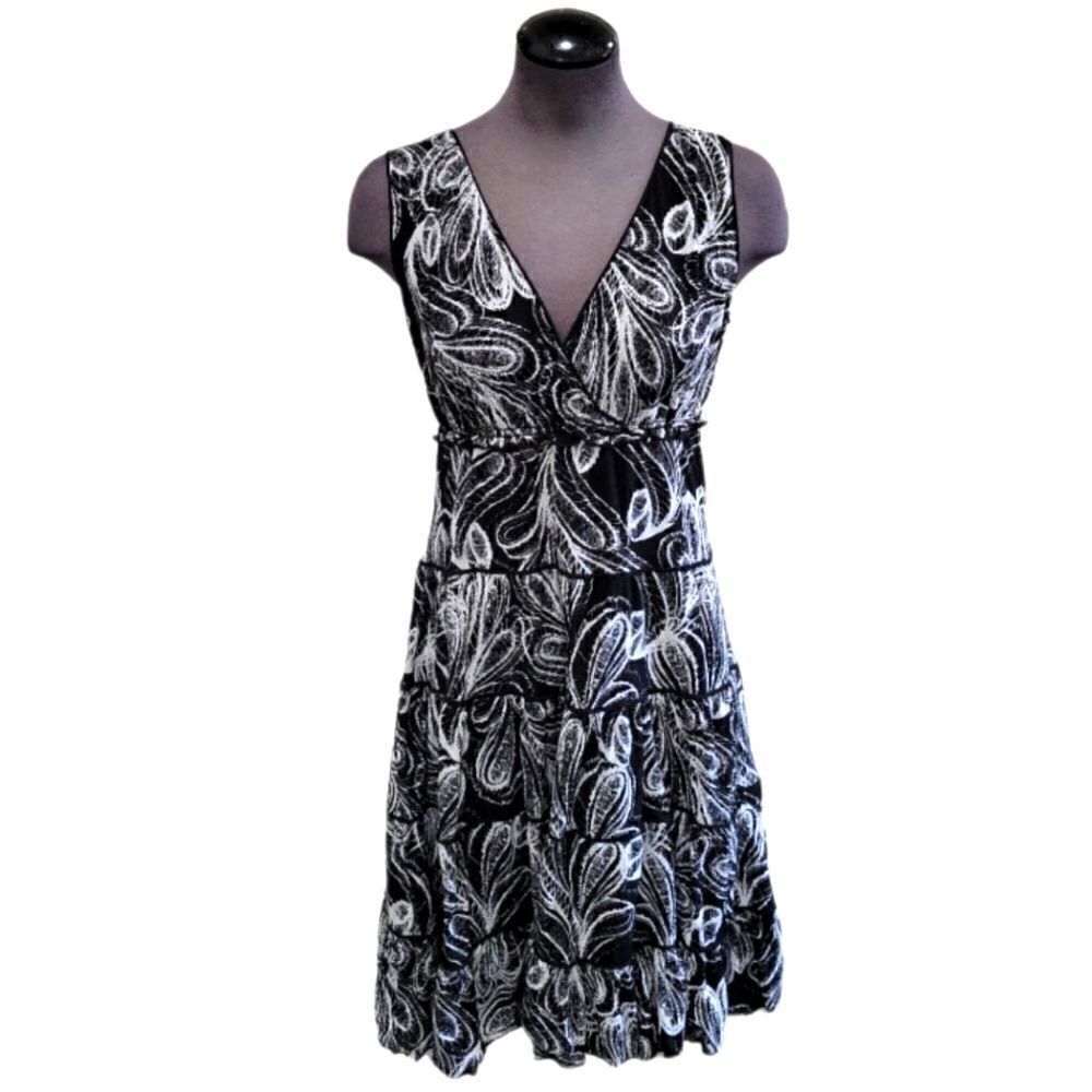 EC STYLE & CO. BLACK AND WHITE SLEEVELESS DRESS SZ.M